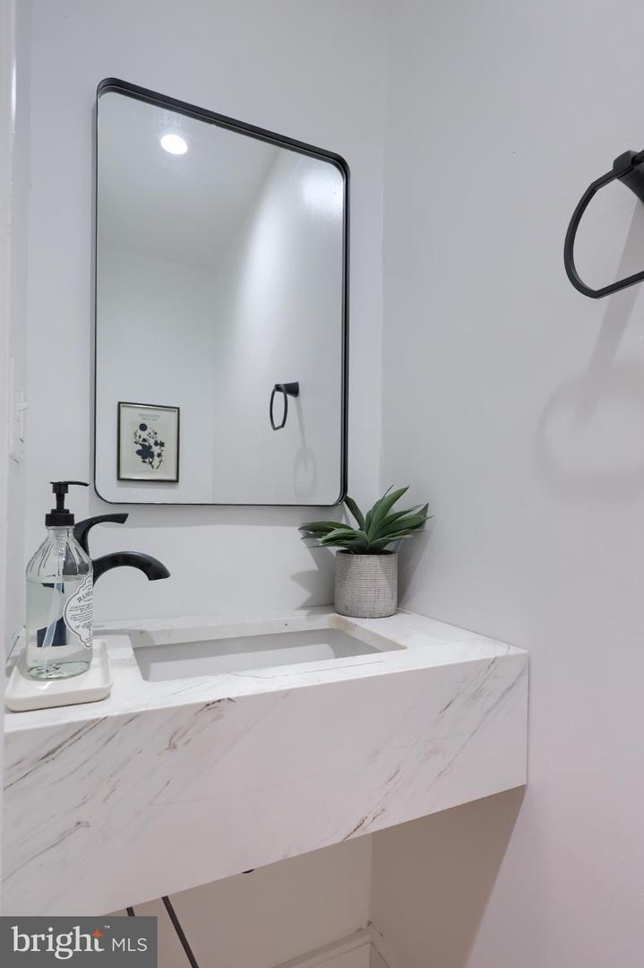 Lancaster, Pennsylvania, 17603, United States, 4 Bedrooms Bedrooms, ,2 BathroomsBathrooms,Residential,For Sale,1955843