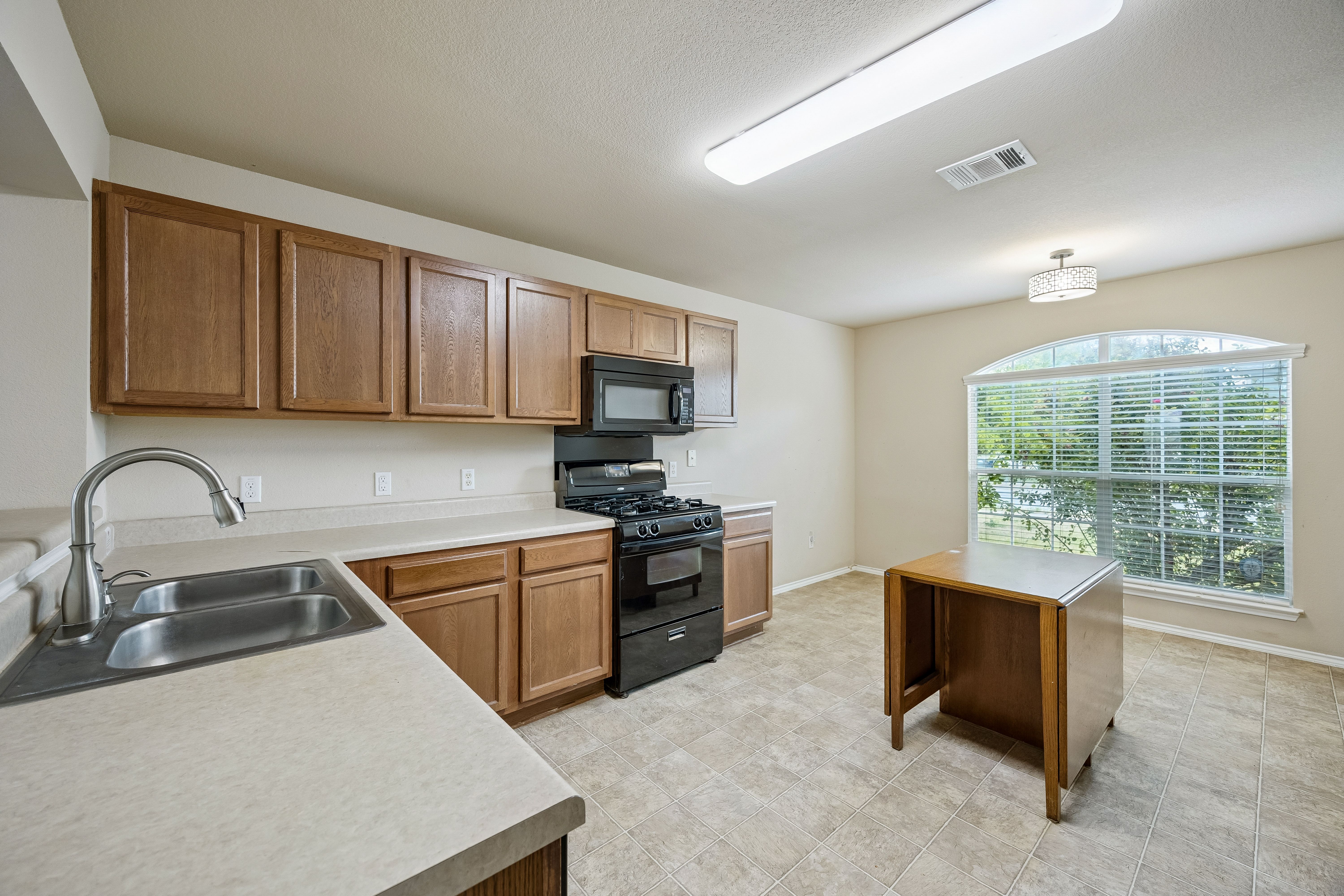  913 Remington Drive, Leander, TX 78641 - 物件實景