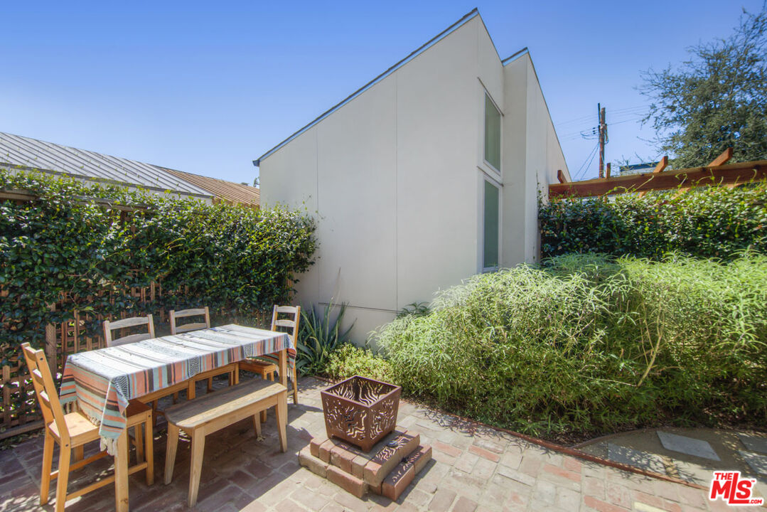 Los Angeles, California, 90041, United States, 4 Bedrooms Bedrooms, ,3 BathroomsBathrooms,Residential,For Sale,1859522