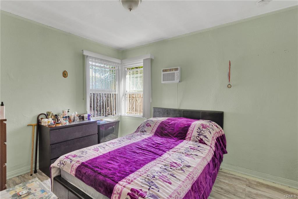 Los Angeles, California, 90003, United States, 4 Bedrooms Bedrooms, ,1 BathroomBathrooms,Residential,For Sale,1992403