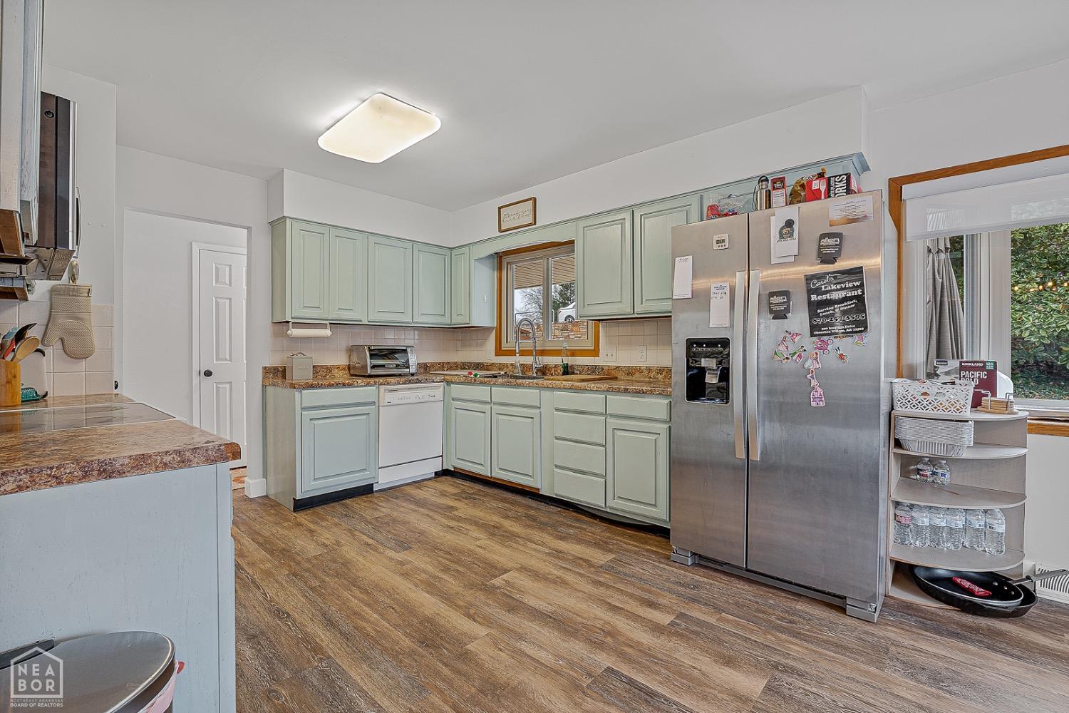 Cherokee Village, Arkansas, 72529, United States, 6 Bedrooms Bedrooms, ,3 BathroomsBathrooms,Residential,For Sale,1983477