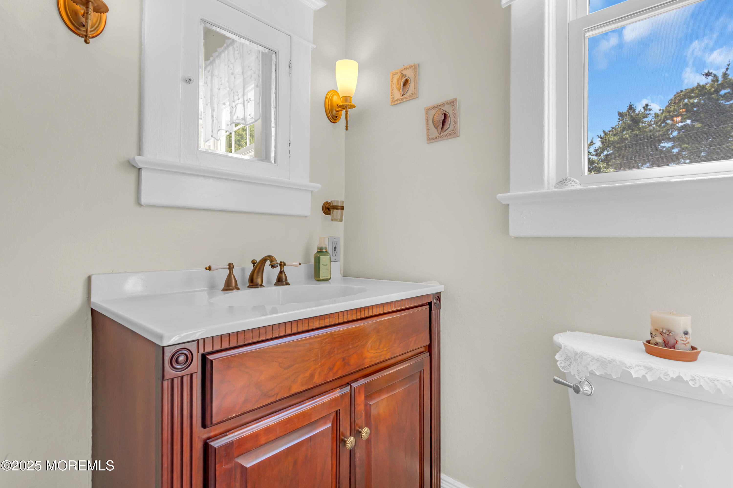 Atlantic Highlands, New Jersey, 07716, United States, 2 Bedrooms Bedrooms, ,1 BathroomBathrooms,Residential,For Sale,1940186