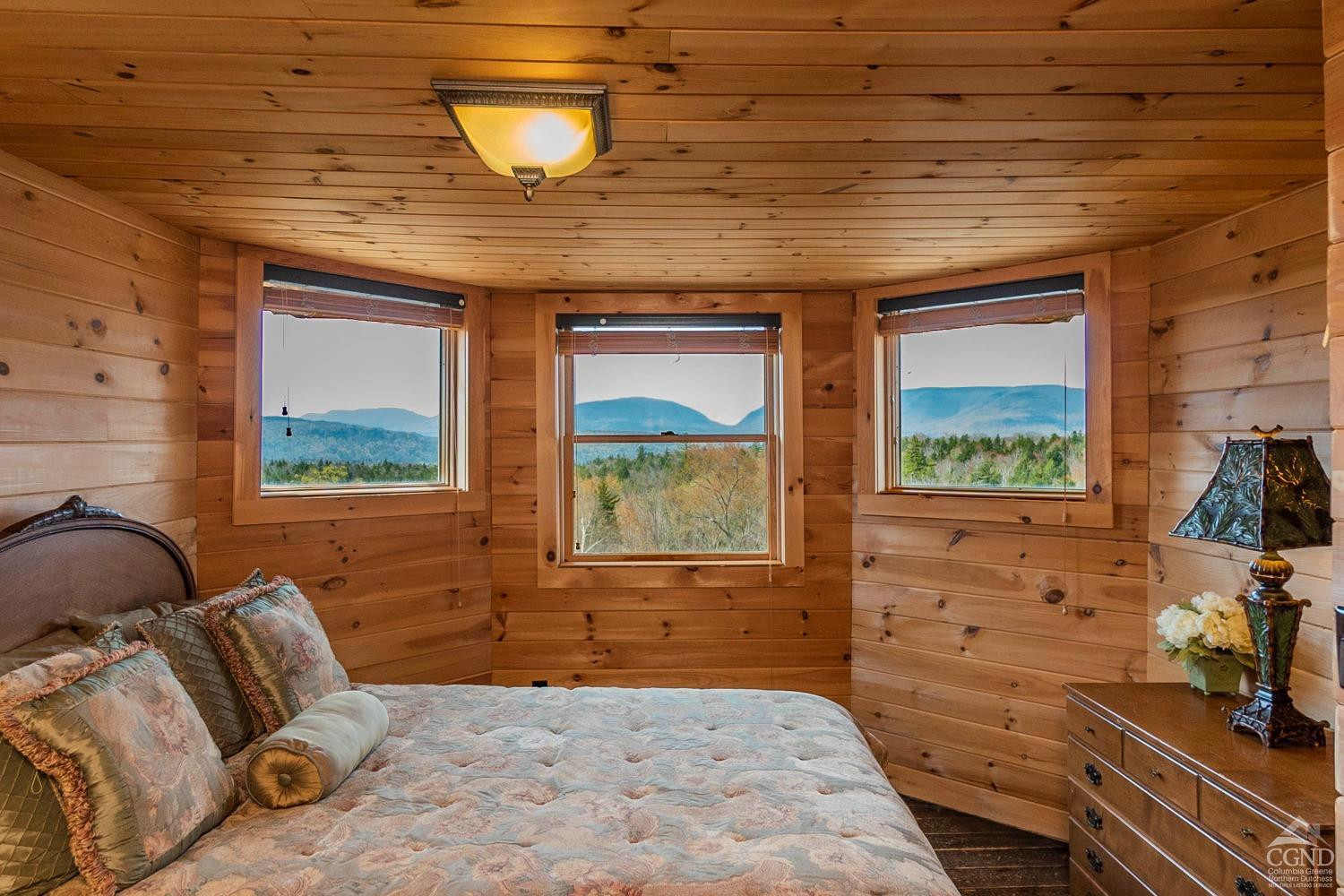 Tannersville, New York, 12485, United States, 6 Bedrooms Bedrooms, ,5 BathroomsBathrooms,Residential,For Sale,1947119
