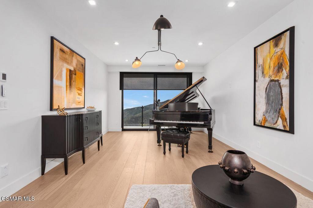 Malibu, California, 90265, United States, 4 Bedrooms Bedrooms, ,3 BathroomsBathrooms,Residential,For Sale,1732105