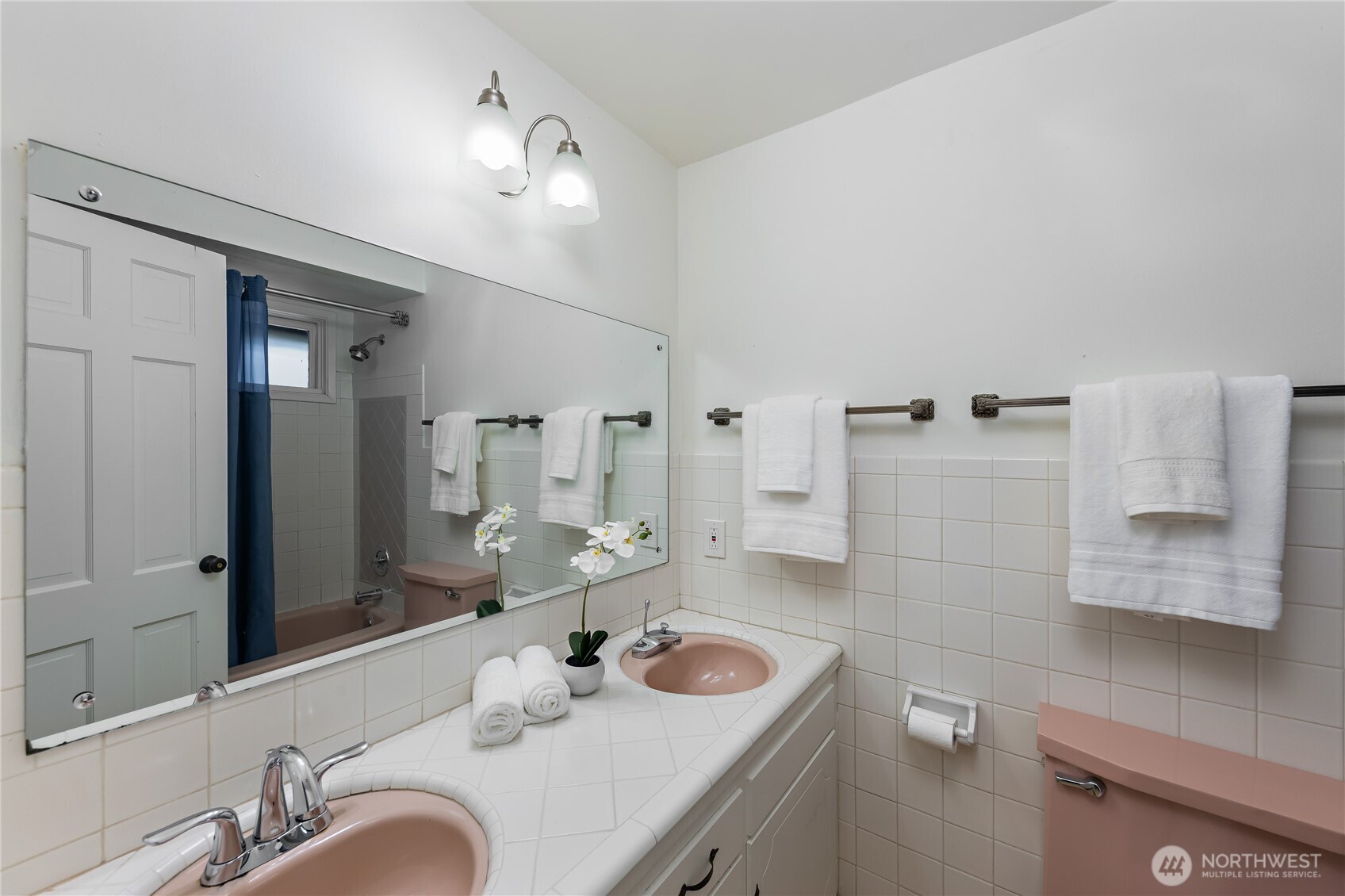 Bellevue, Washington, 98008, United States, 5 Bedrooms Bedrooms, ,2 BathroomsBathrooms,Residential,For Sale,2003304