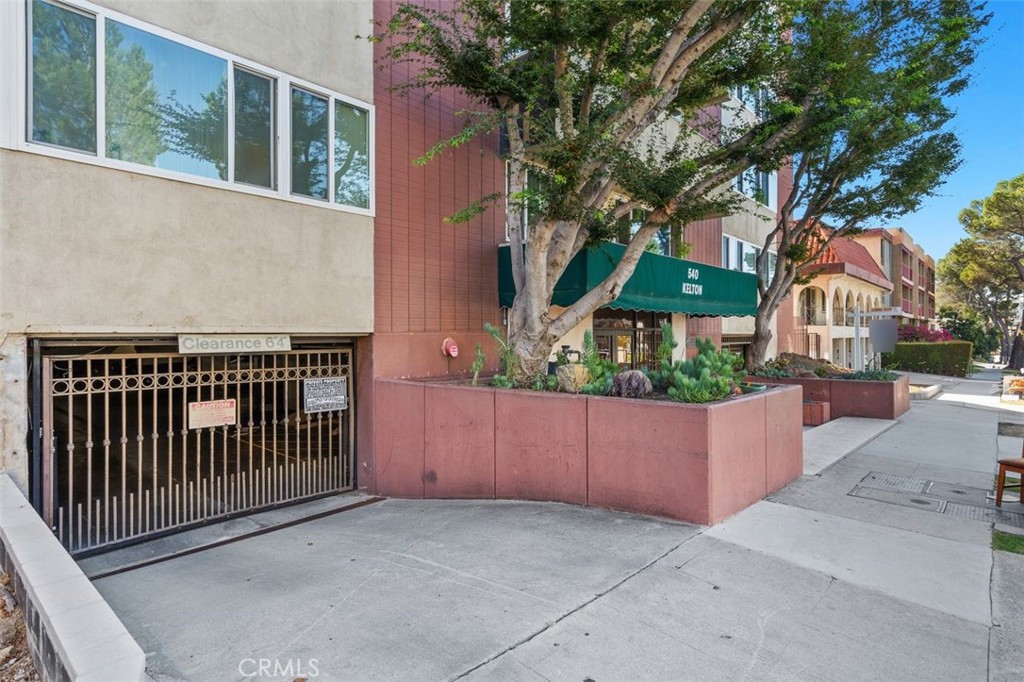 Los Angeles, California, 90024, United States, 2 Bedrooms Bedrooms, ,2 BathroomsBathrooms,Residential,For Sale,1938938