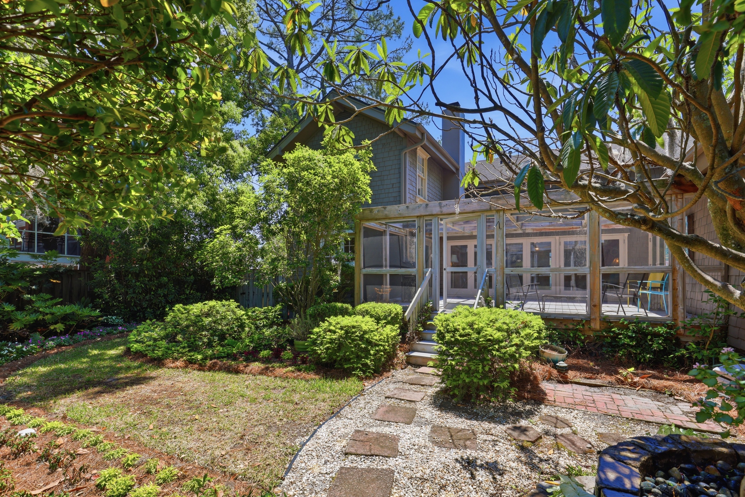  Prestigious Home in Ardsley Park Featured in Southern Living Magazine - 物件實景