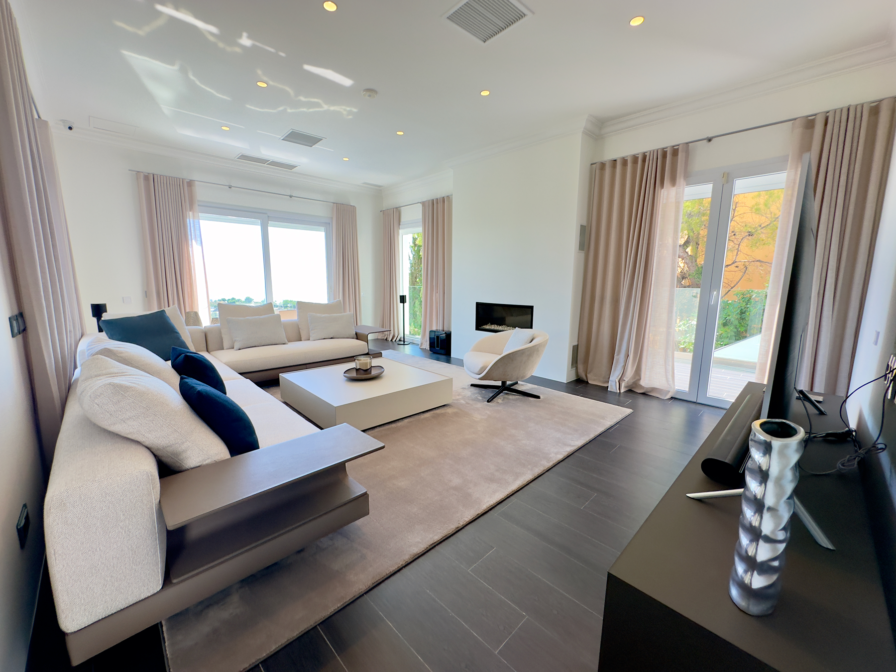  Mediterranean villa with pool and sea views in Bendinat - 物件實景