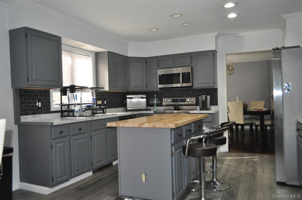 Poughquag, New York, 12570, United States, 3 Bedrooms Bedrooms, ,3 BathroomsBathrooms,Residential,For Sale,1993861