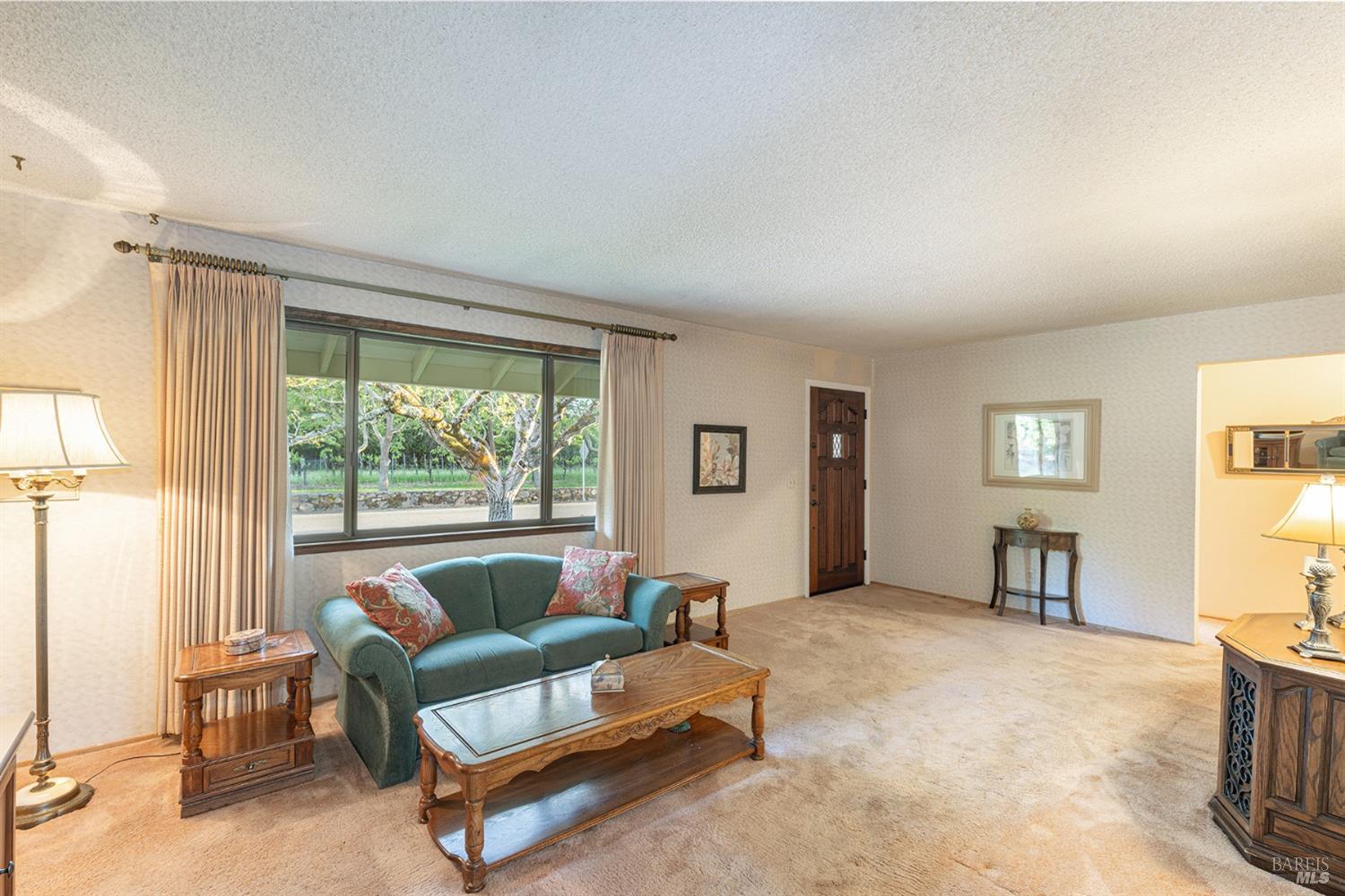 Sonoma, California, 95476, United States, 3 Bedrooms Bedrooms, ,2 BathroomsBathrooms,Residential,For Sale,1798326