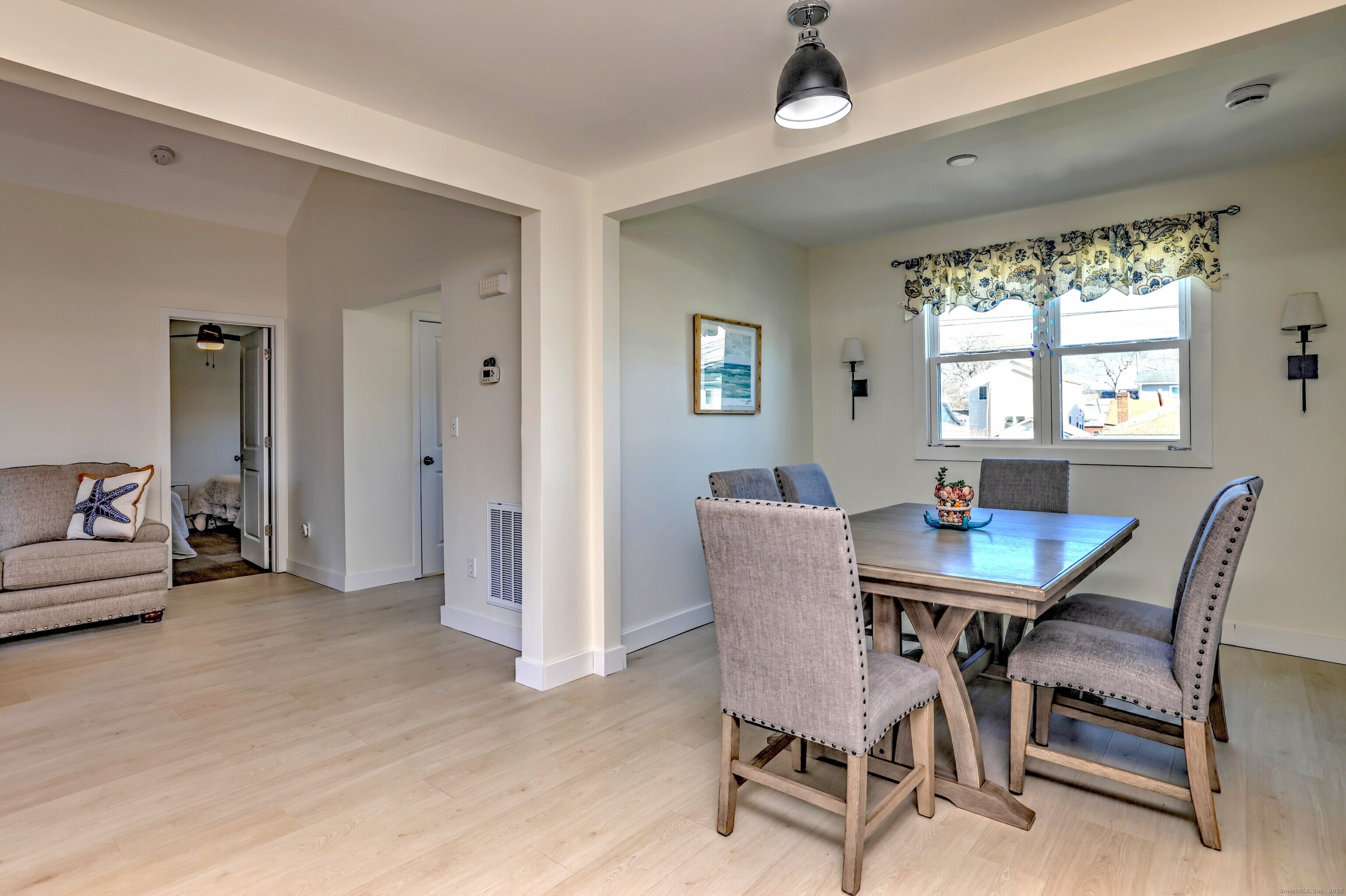 East Haven, Connecticut, 06512, United States, 3 Bedrooms Bedrooms, ,2 BathroomsBathrooms,Residential,For Sale,2001718