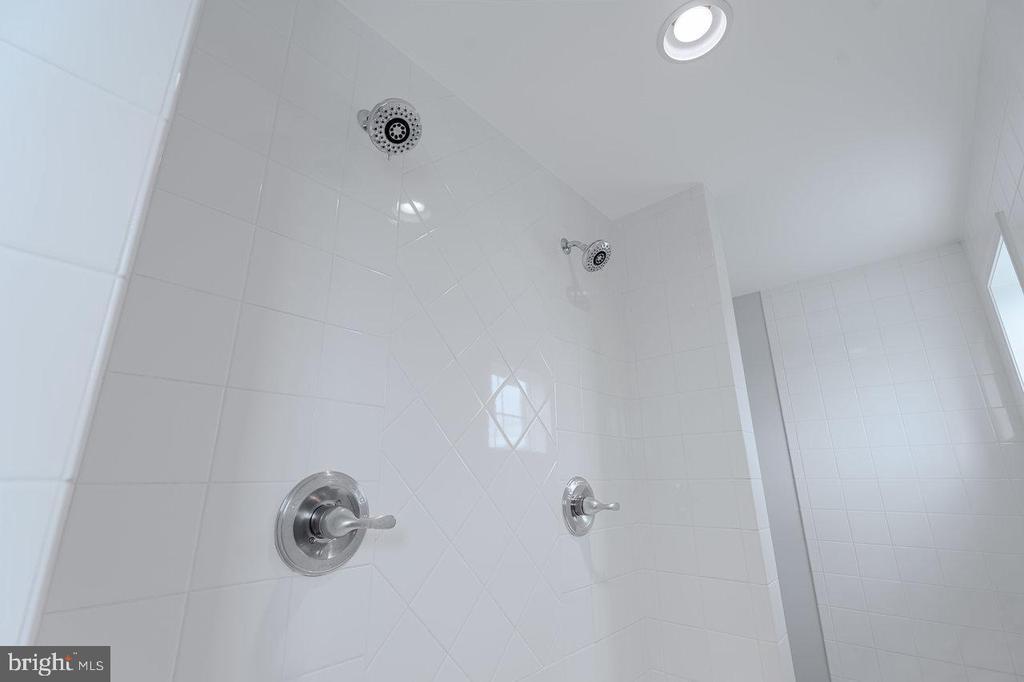 Charles Town, West Virginia, 25414, United States, 4 Bedrooms Bedrooms, ,5 BathroomsBathrooms,Residential,For Sale,1965453