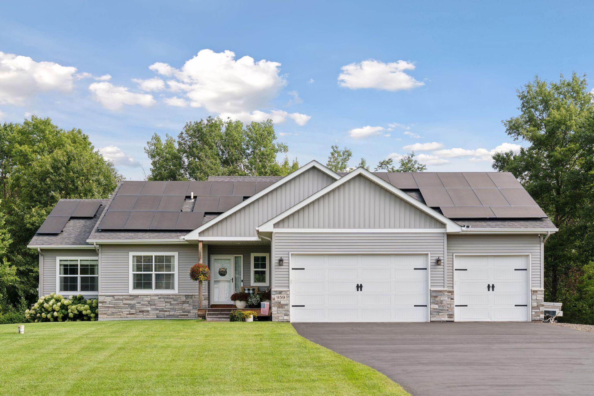 Saint Francis, Minnesota, 55070, United States, 5 Bedrooms Bedrooms, ,3 BathroomsBathrooms,Residential,For Sale,1978305