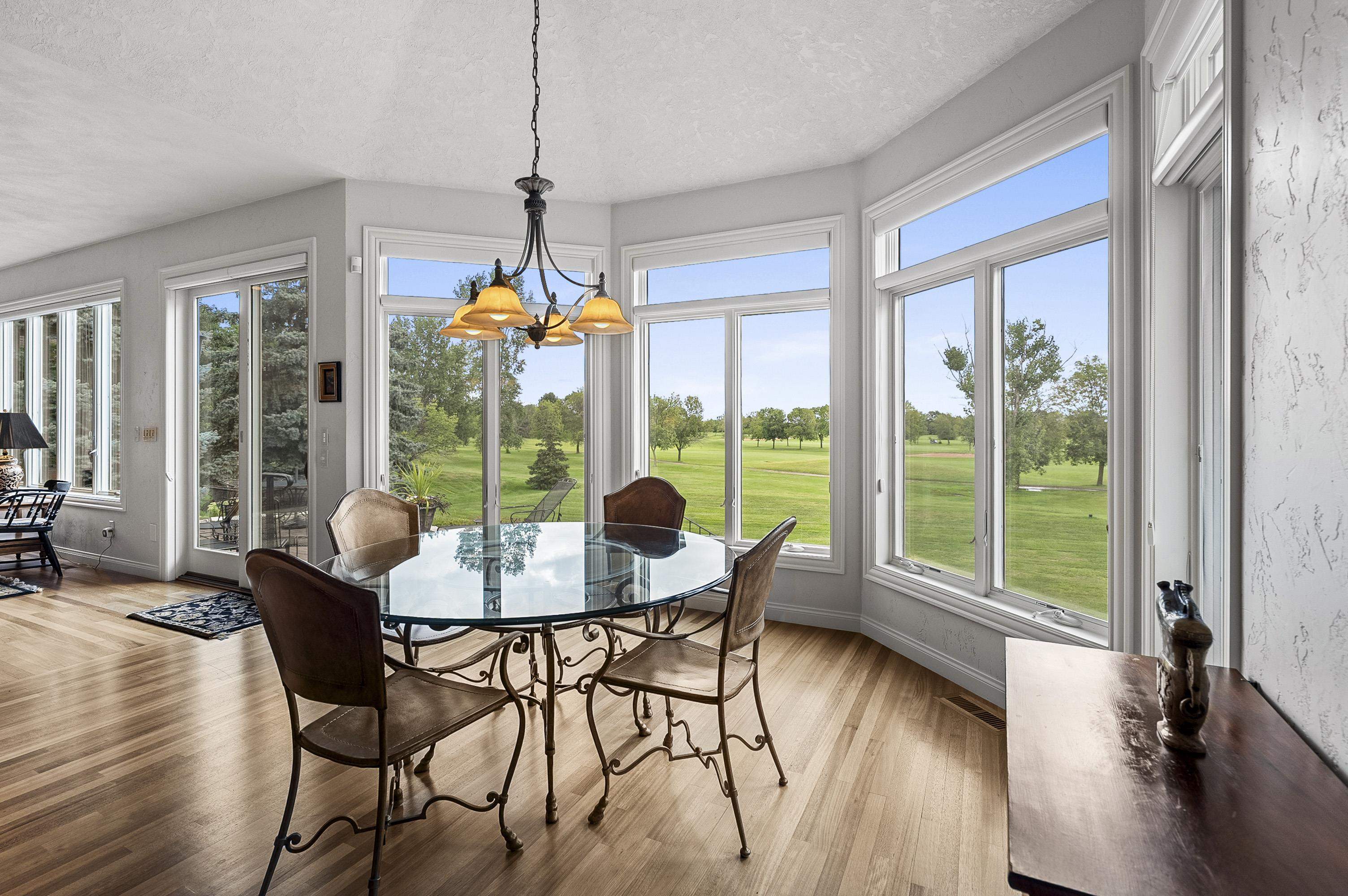 NEENAH, Wisconsin, 54956, United States, 3 Bedrooms Bedrooms, ,3 BathroomsBathrooms,Residential,For Sale,1927222