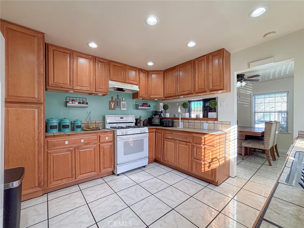 Long Beach, California, 90805, United States, 2 Bedrooms Bedrooms, ,2 BathroomsBathrooms,Residential,For Sale,2013081