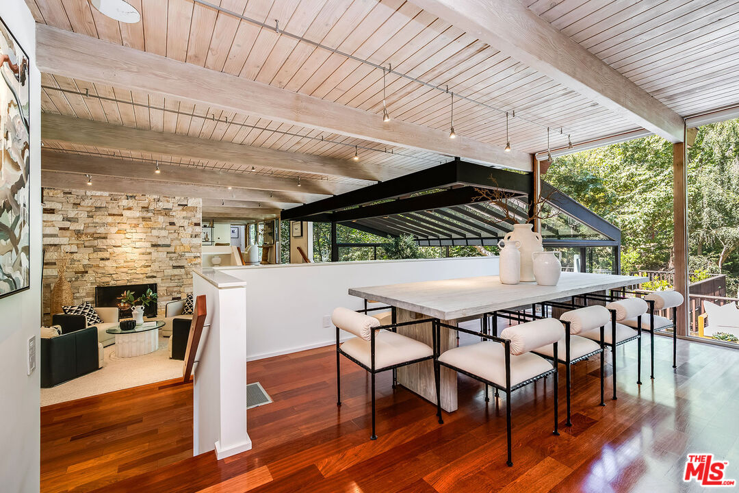 Santa Monica, California, 90402, United States, 7 Bedrooms Bedrooms, ,7 BathroomsBathrooms,Residential,For Sale,1940009