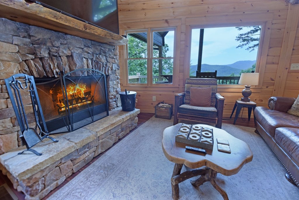 Blue Ridge, Georgia, 30513, United States, 3 Bedrooms Bedrooms, ,2 BathroomsBathrooms,Residential,For Sale,1859730