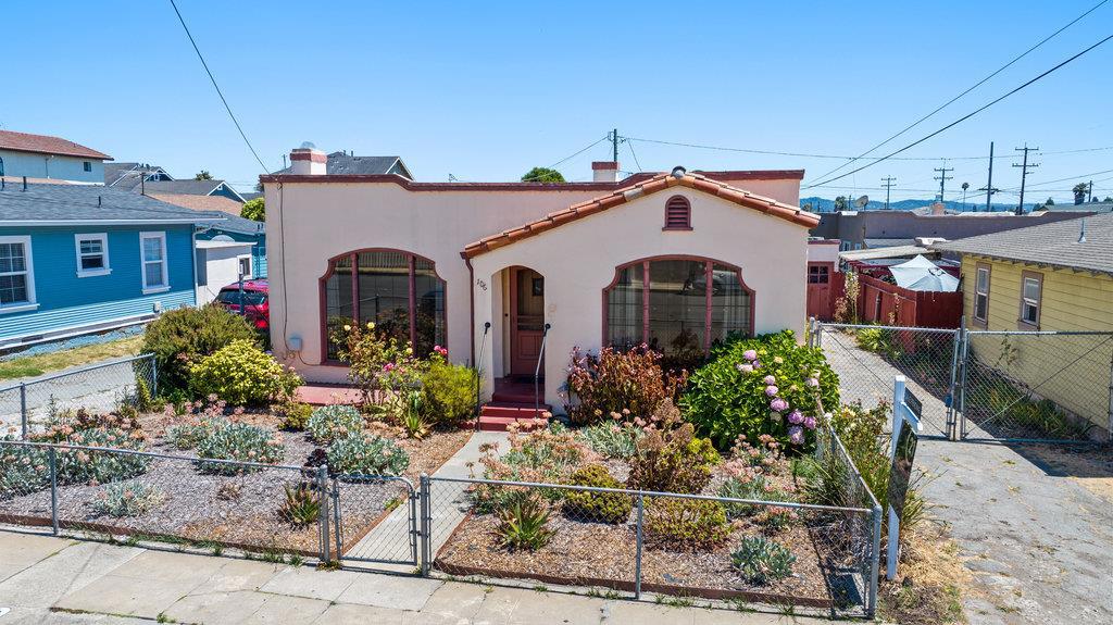 Watsonville, California, 95076, United States, 3 Bedrooms Bedrooms, ,1 BathroomBathrooms,Residential,For Sale,1889812