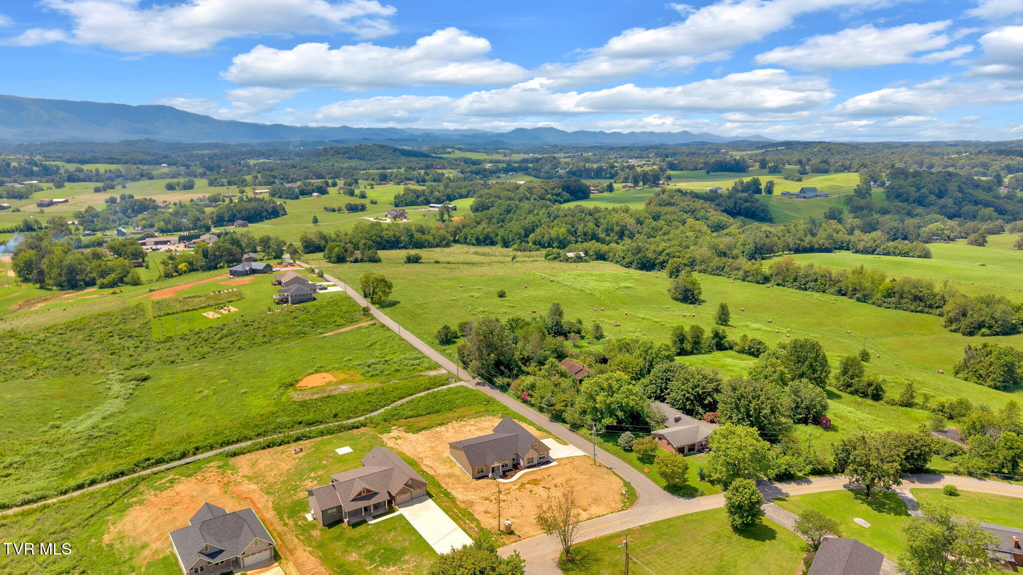 Greeneville, Tennessee, 37745, United States, 3 Bedrooms Bedrooms, ,2 BathroomsBathrooms,Residential,For Sale,1923218