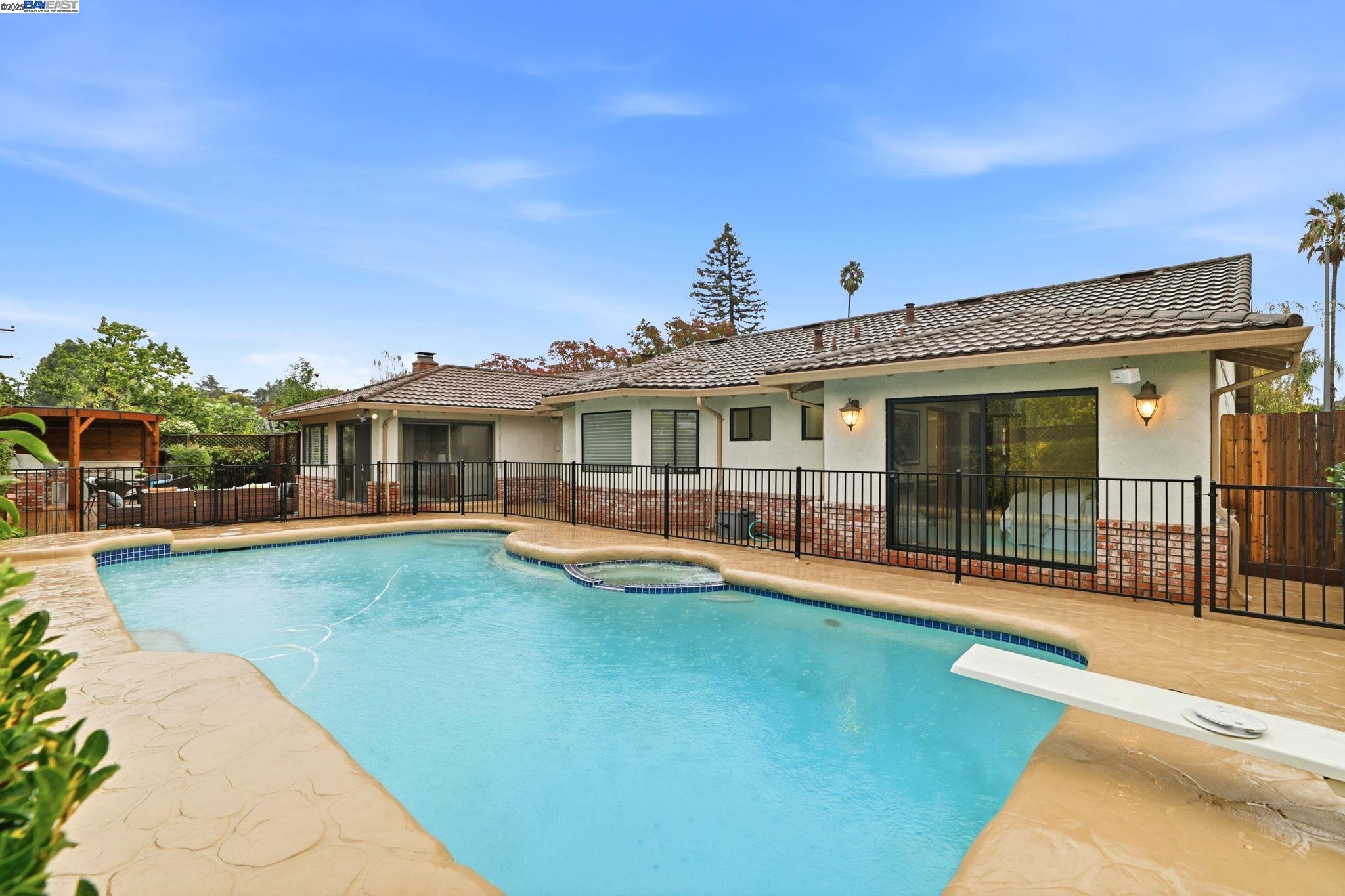 Fremont, California, 94536, United States, 3 Bedrooms Bedrooms, ,2 BathroomsBathrooms,Residential,For Sale,1992910