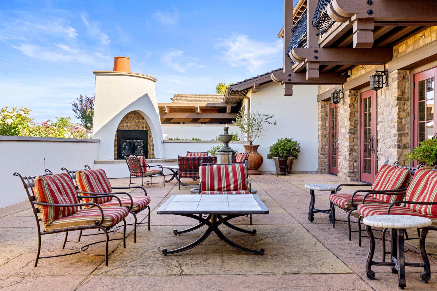 El Dorado Hills, California, 95762, United States, 4 Bedrooms Bedrooms, ,3 BathroomsBathrooms,Residential,For Sale,1925996