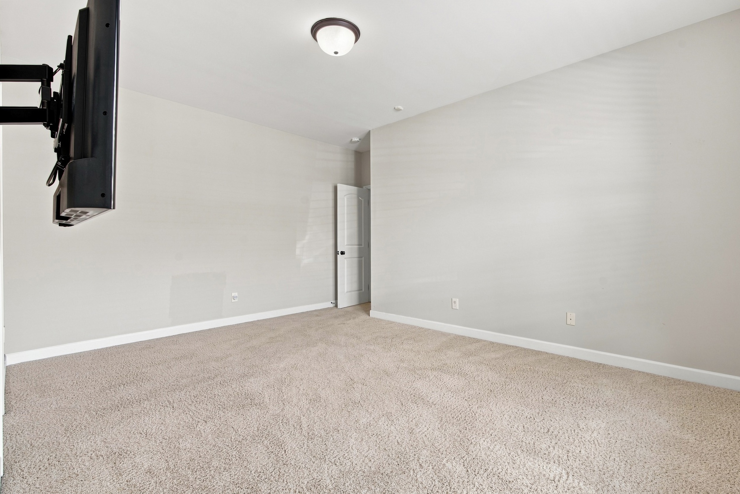  8305 Anslee Way NW - 物件實景