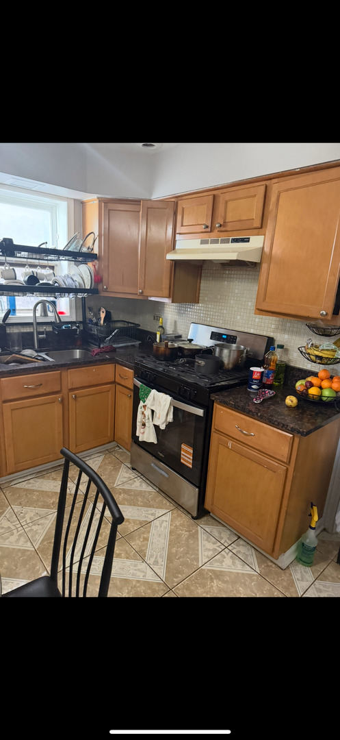 Chicago, Illinois, 60625, United States, 6 Bedrooms Bedrooms, ,Residential,For Sale,2006244