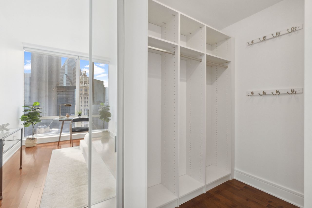 Chicago, Illinois, 60611, United States, 1 Bedroom Bedrooms, ,2 BathroomsBathrooms,Residential,For Sale,1793524