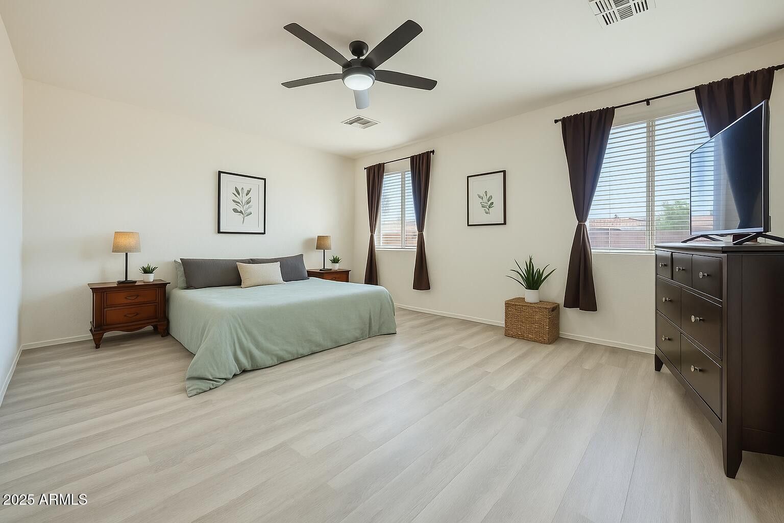 San Tan Valley, Arizona, 85140, United States, 6 Bedrooms Bedrooms, ,3 BathroomsBathrooms,Residential,For Sale,1930800