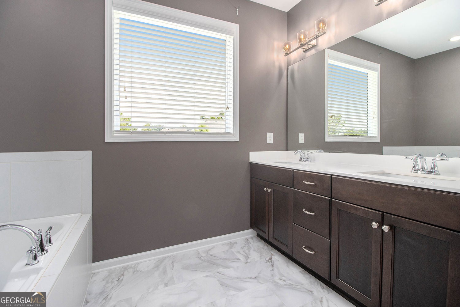 Atlanta, Georgia, 30318, United States, 3 Bedrooms Bedrooms, ,3 BathroomsBathrooms,Residential,For Sale,1909114