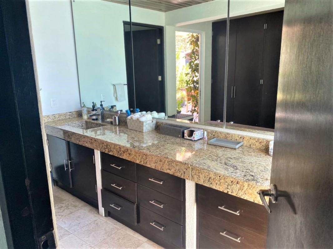 Valle de Bravo, Estado de México, 51200, Mexico, 4 Bedrooms Bedrooms, ,4 BathroomsBathrooms,Residential,For Sale,1720857