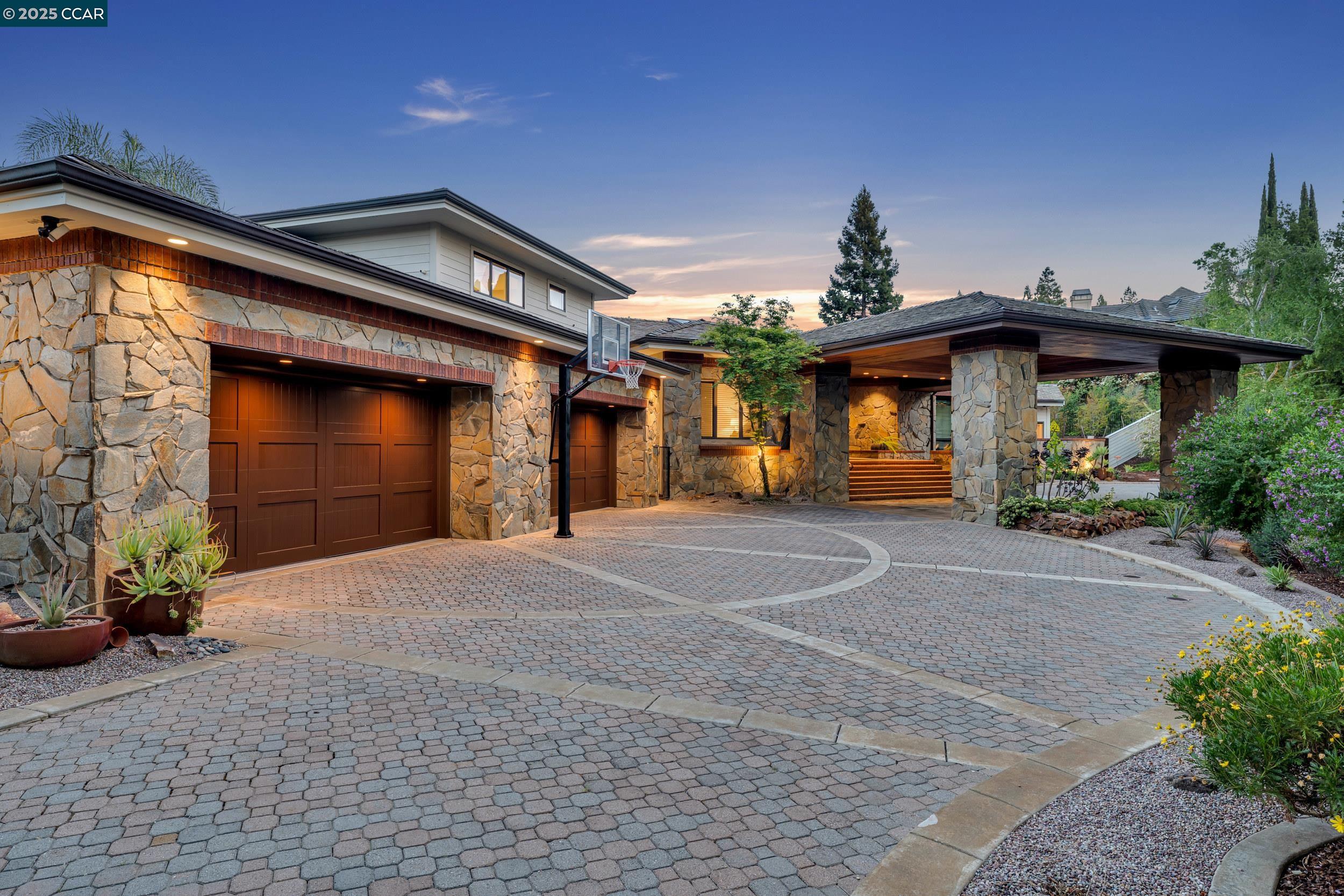 Danville, California, 94506, United States, 5 Bedrooms Bedrooms, ,6 BathroomsBathrooms,Residential,For Sale,1948518