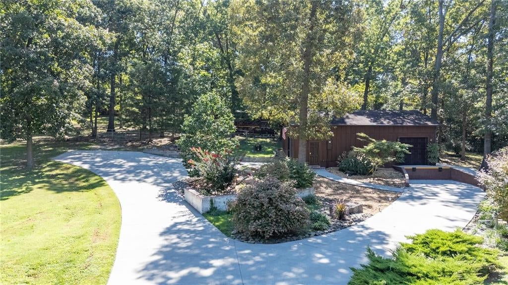 Calhoun, Georgia, 30701, United States, 3 Bedrooms Bedrooms, ,3 BathroomsBathrooms,Residential,For Sale,1980675