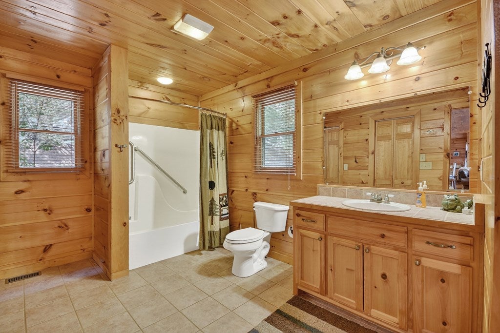 Blue Ridge, Georgia, 30513, United States, 3 Bedrooms Bedrooms, ,3 BathroomsBathrooms,Residential,For Sale,1965953