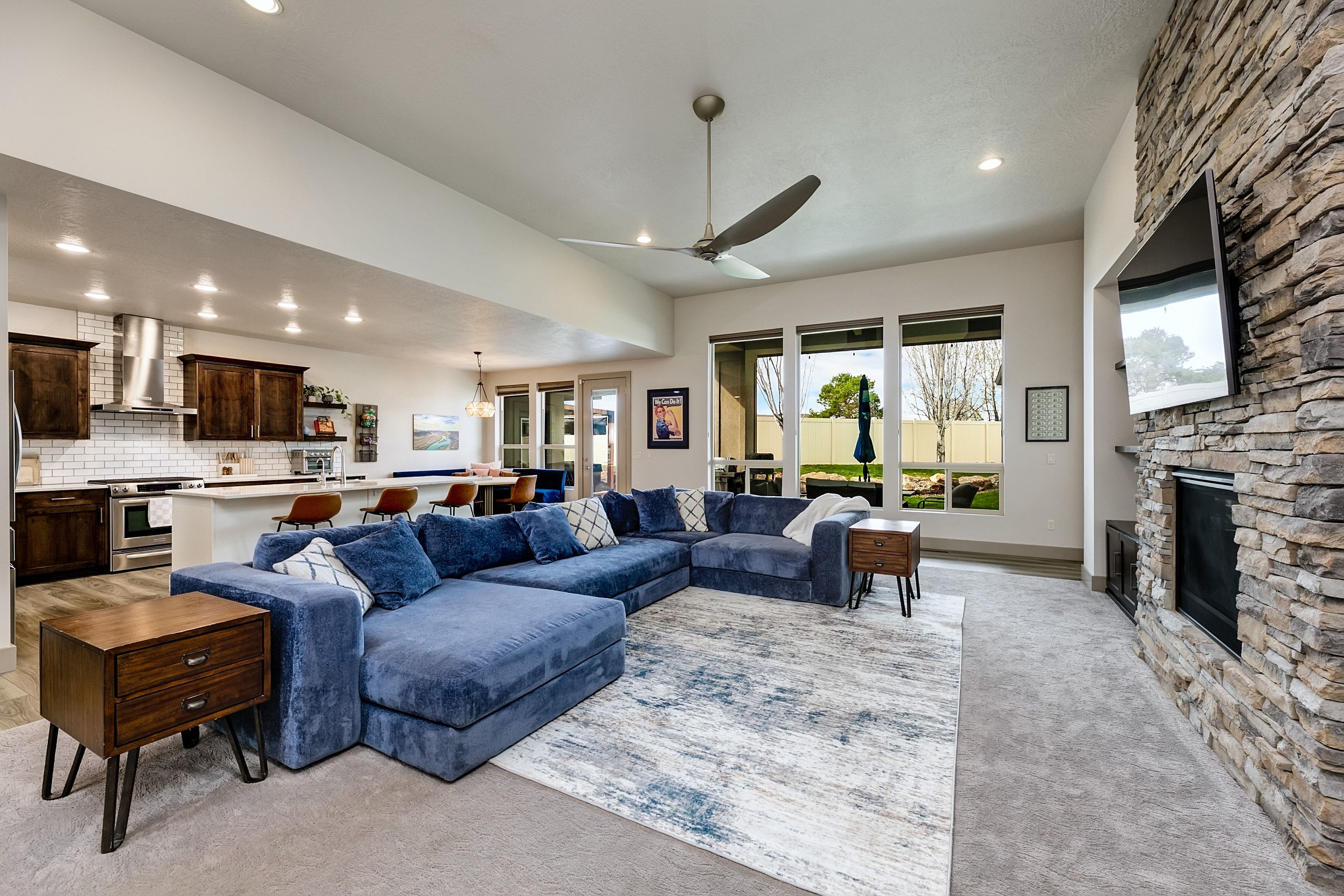  Beautiful Single Level - Former Builder Model Home - 物件實景