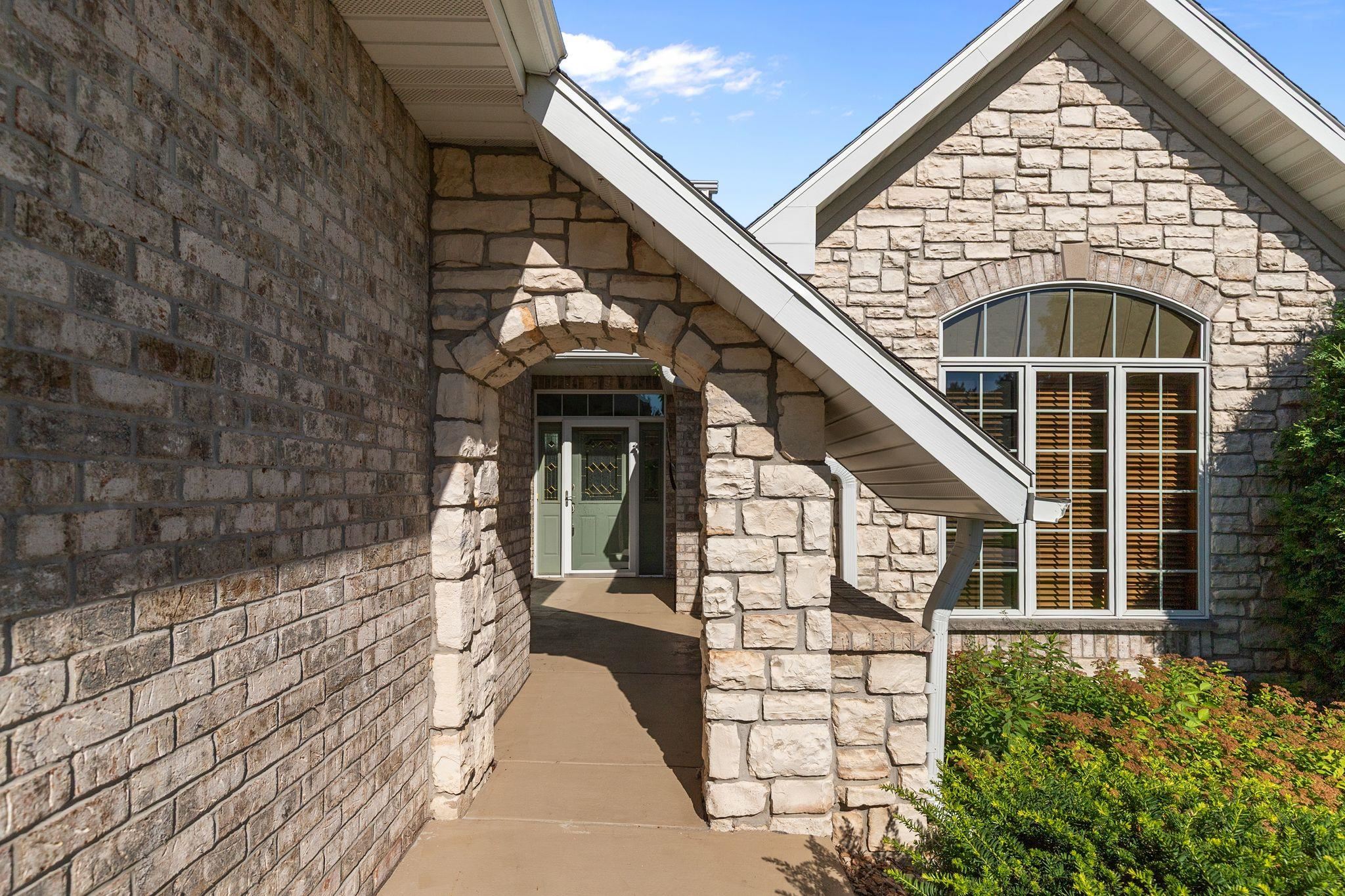 Appleton, Wisconsin, 54913, United States, 3 Bedrooms Bedrooms, ,3 BathroomsBathrooms,Residential,For Sale,1937217
