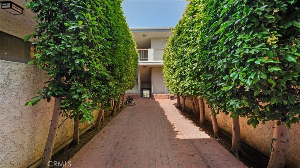 Los Angeles, California, 90034, United States, 2 Bedrooms Bedrooms, ,2 BathroomsBathrooms,Residential,For Sale,2025767