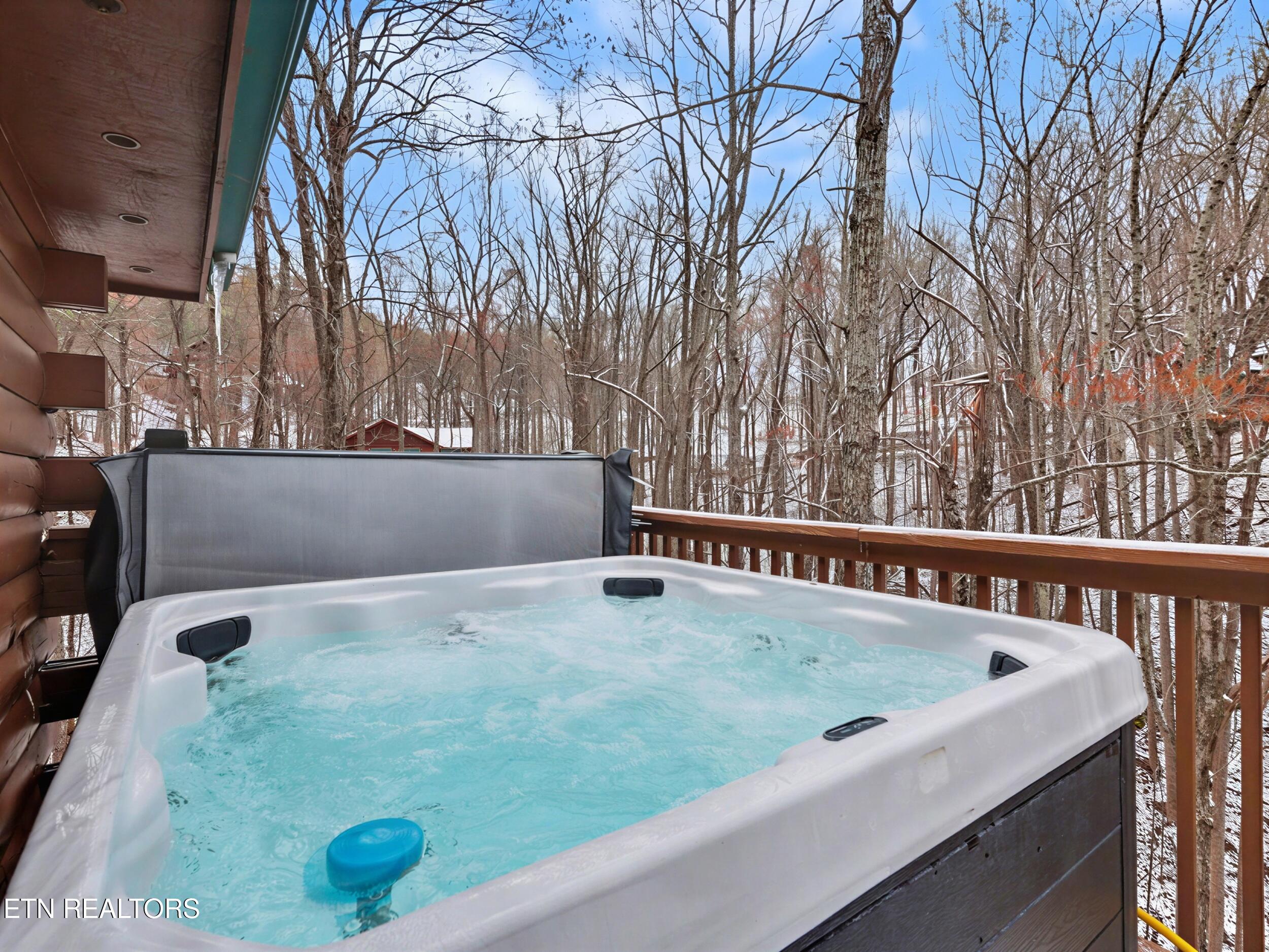 Sevierville, Tennessee, 37862, United States, 2 Bedrooms Bedrooms, ,2 BathroomsBathrooms,Residential,For Sale,2027431