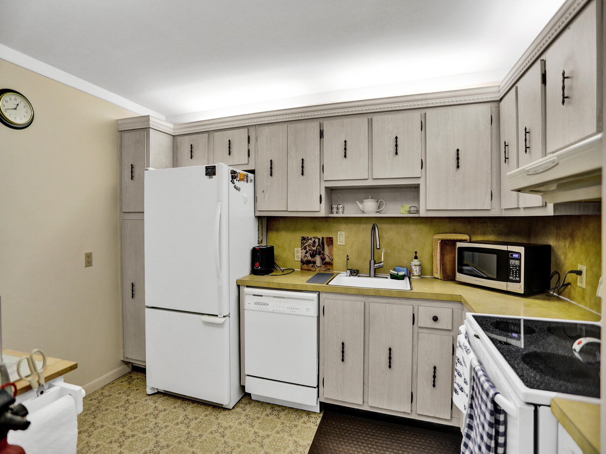 Sunny Isles Beach, Florida, 33160, United States, 1 Bedroom Bedrooms, ,2 BathroomsBathrooms,Residential,For Sale,1804245