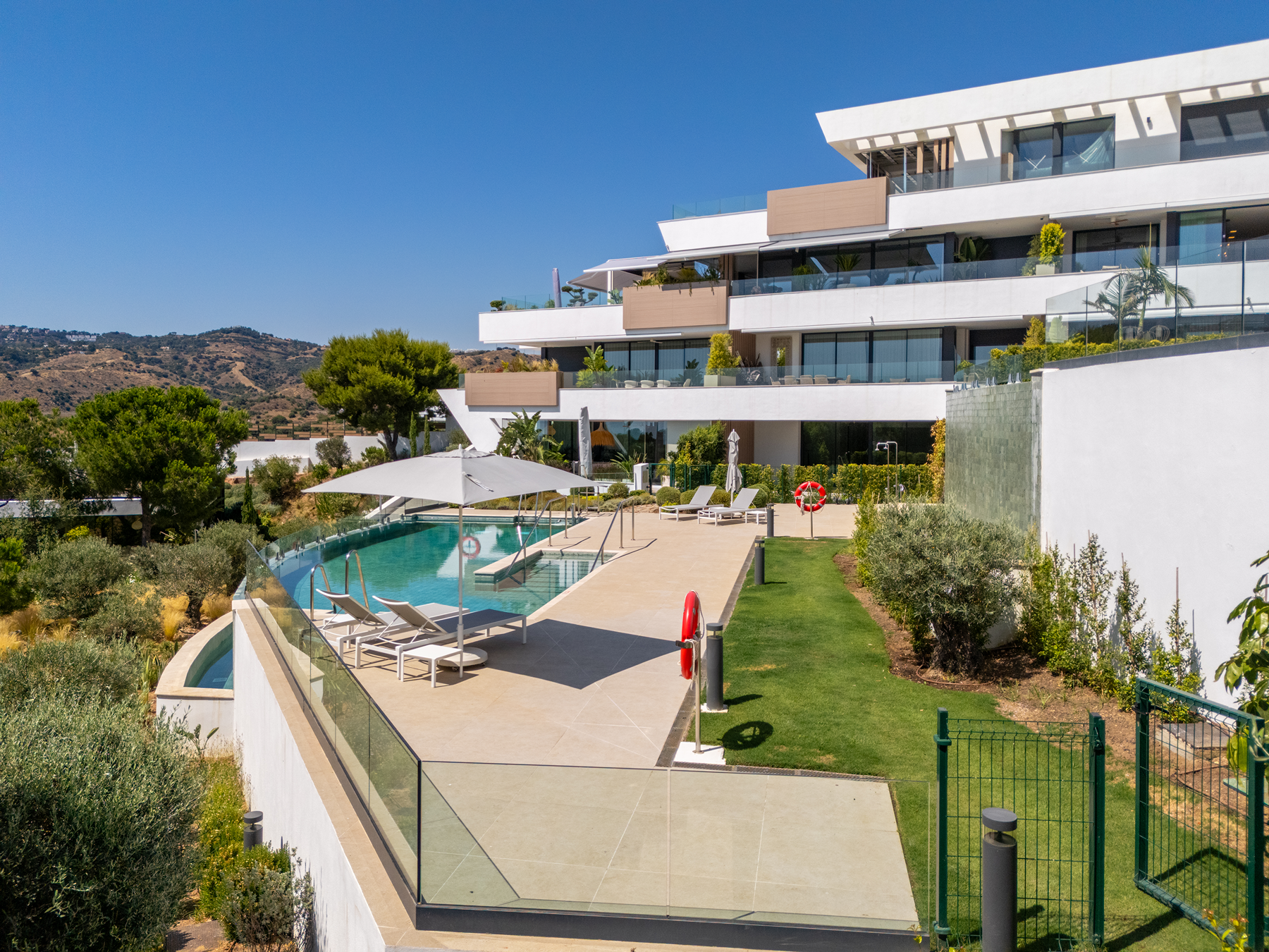  Contemporary apartment with panoramic sea views in Cabopino, Marbella - 物件實景