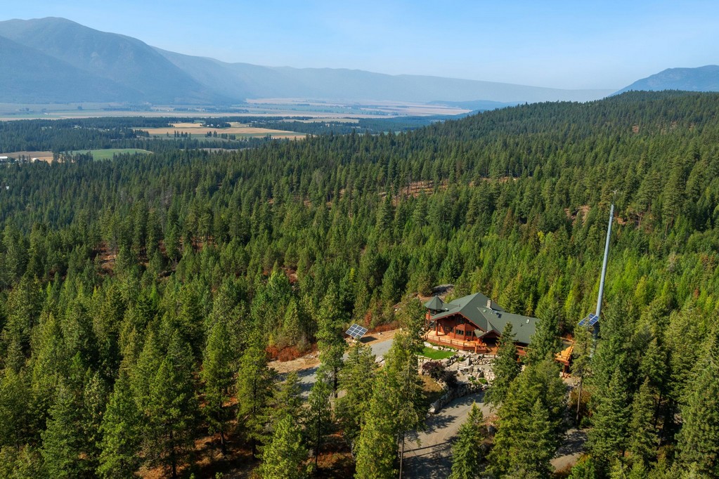 Bonners Ferry, Idaho, 83805, United States, 3 Bedrooms Bedrooms, ,4 BathroomsBathrooms,Residential,For Sale,1984473