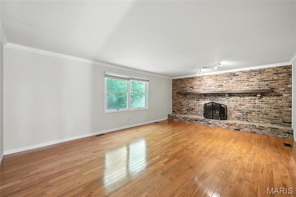Chesterfield, Missouri, 63017, United States, 4 Bedrooms Bedrooms, ,3 BathroomsBathrooms,Residential,For Sale,1906928