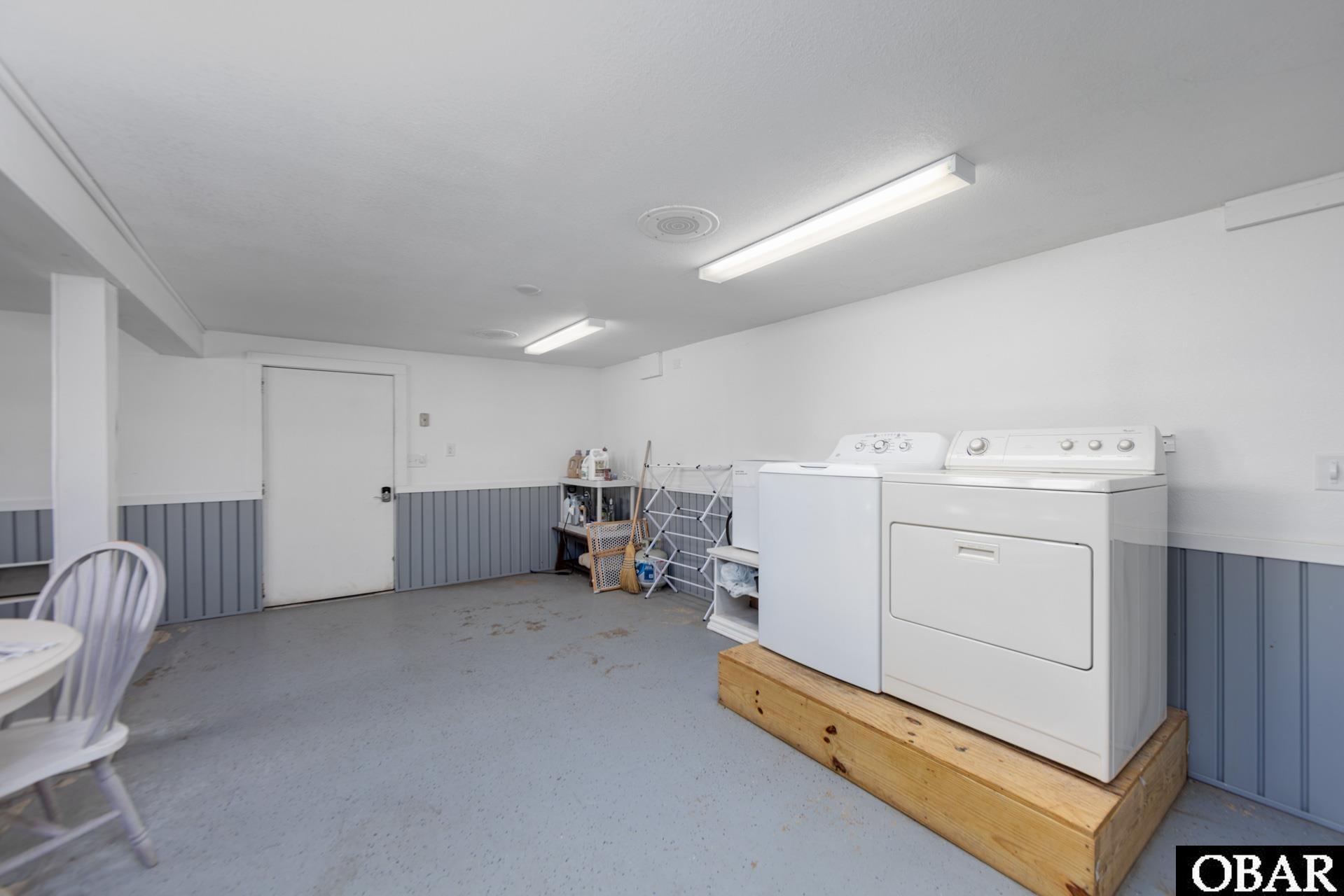 Kill Devil Hills, North Carolina, 27948, United States, 3 Bedrooms Bedrooms, ,2 BathroomsBathrooms,Residential,For Sale,1957535