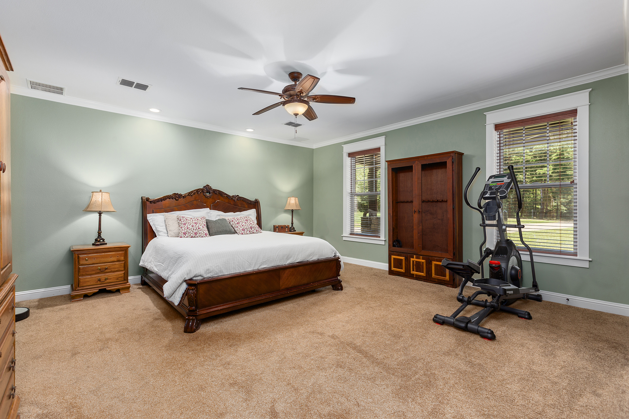 Bronson, Texas, 75930, United States, 5 Bedrooms Bedrooms, ,4 BathroomsBathrooms,Residential,For Sale,1944526
