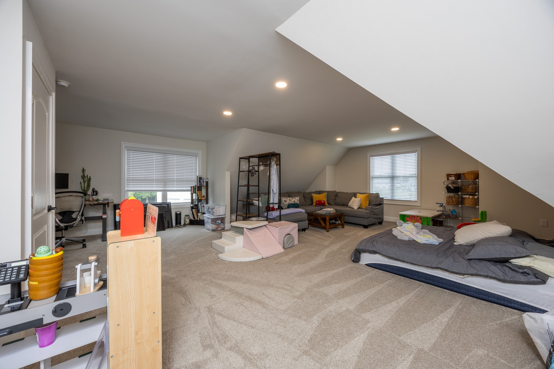  28 Queen Anne Court - 物件實景