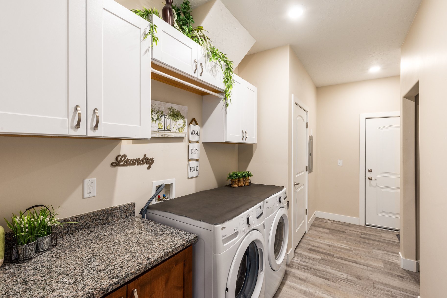  Fantastic 4 Bedroom Home in 55+ Community in Mapleton - 物件實景