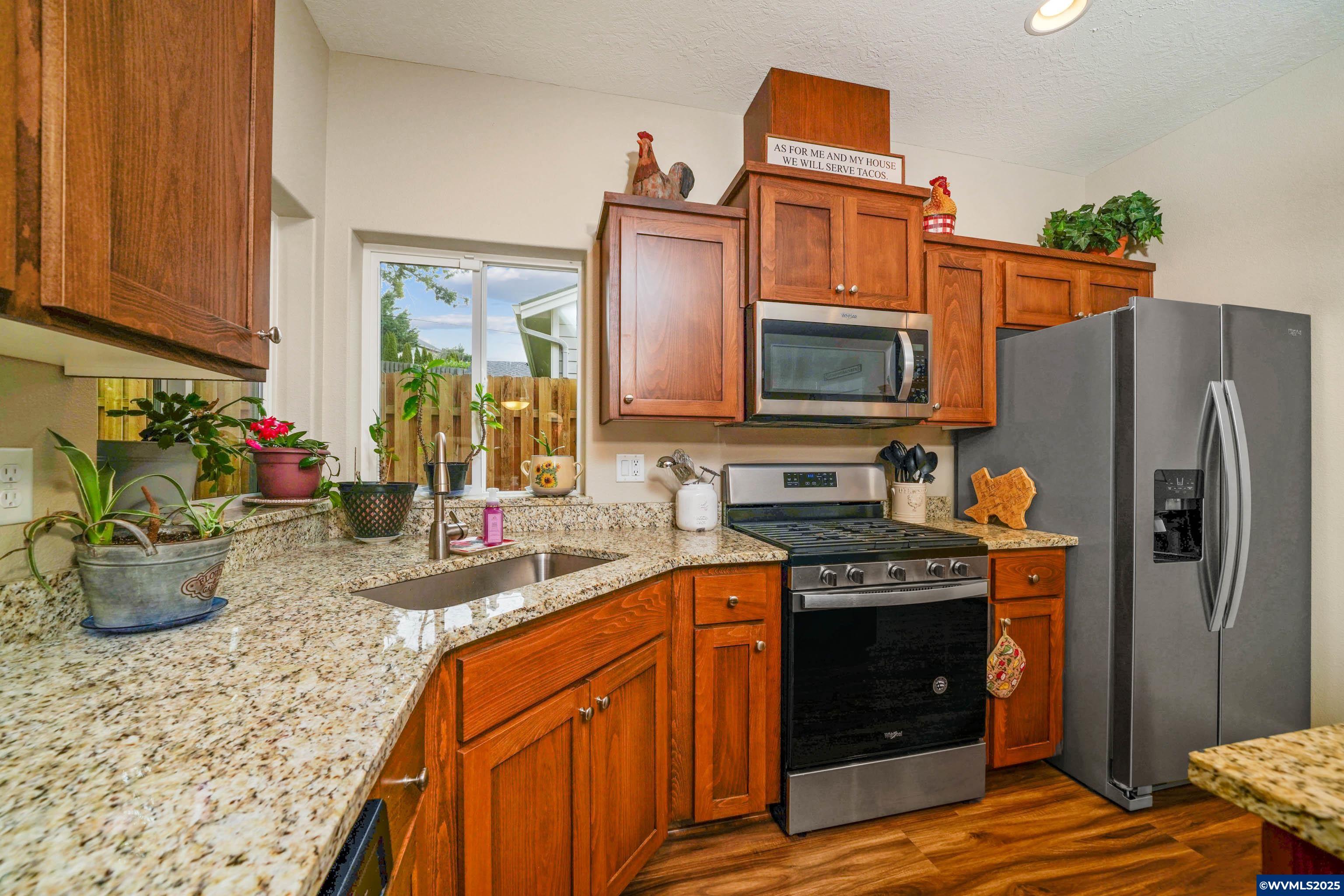 Salem, Oregon, 97306, United States, 3 Bedrooms Bedrooms, ,3 BathroomsBathrooms,Residential,For Sale,1891858