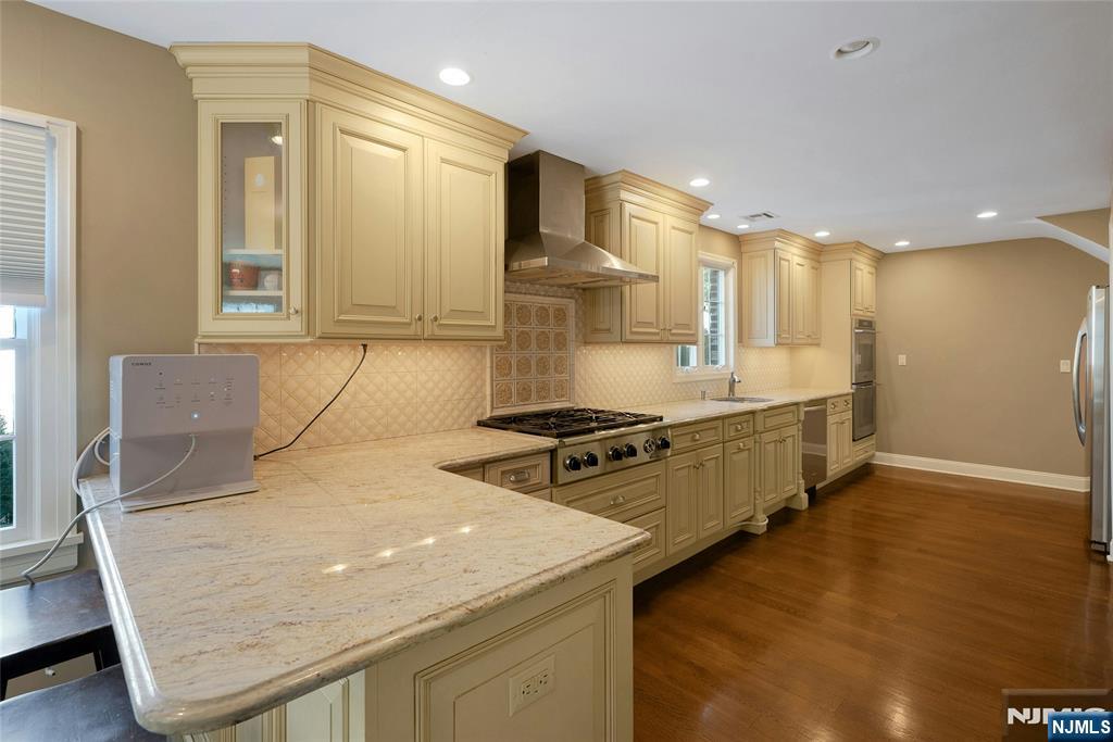 Ridgefield, New Jersey, 07657, United States, 4 Bedrooms Bedrooms, ,3 BathroomsBathrooms,Residential,For Sale,1991908