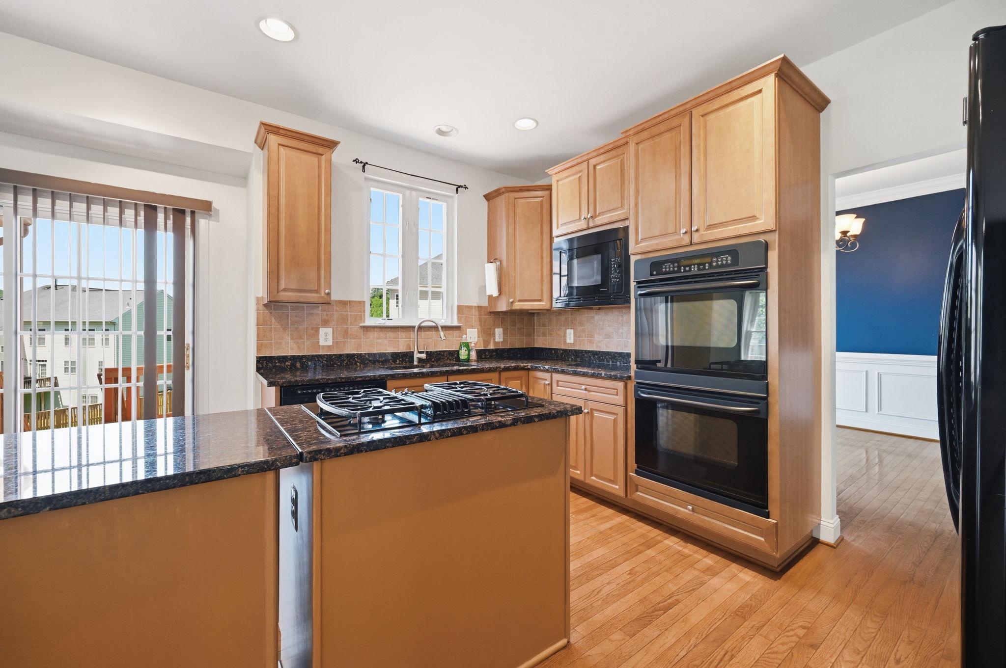 Triangle, Virginia, 22172, United States, 5 Bedrooms Bedrooms, ,4 BathroomsBathrooms,Residential,For Sale,2048381