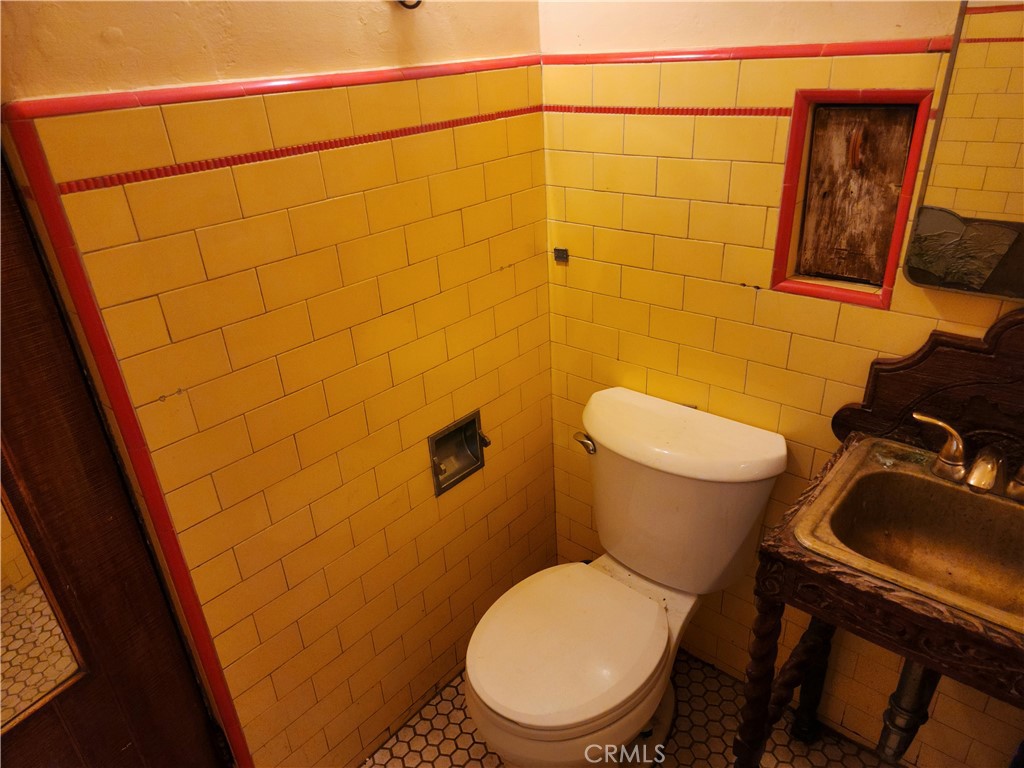 Riverside, California, 92501, United States, 4 Bedrooms Bedrooms, ,2 BathroomsBathrooms,Residential,For Sale,1966223
